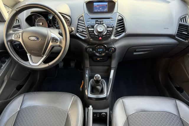 Ford EcoSport (2017) thumbnail 3