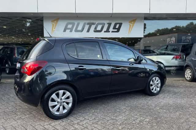 Opel Corsa (2015) thumbnail 2
