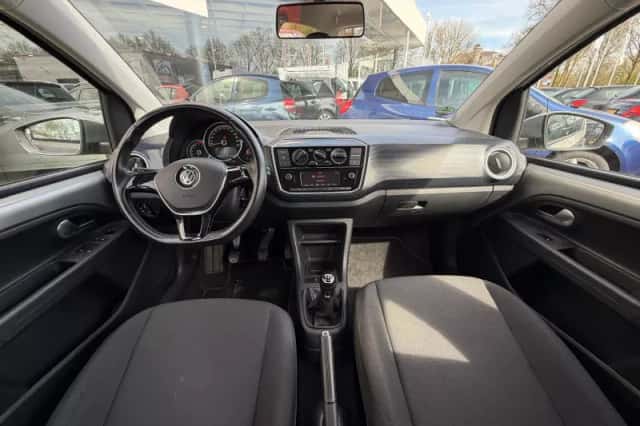 Volkswagen Up! (2018) thumbnail 4