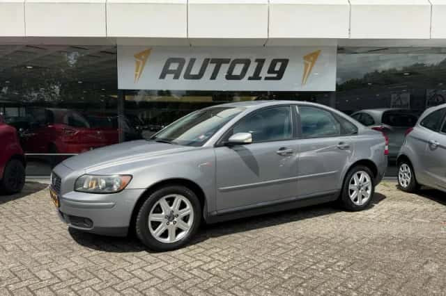 Volvo S40 (2005) thumbnail 1