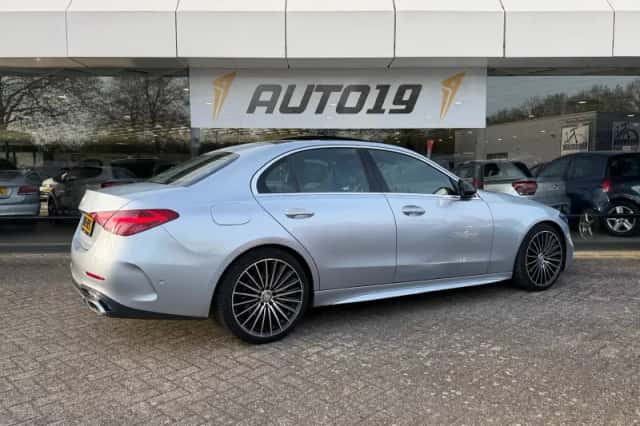 Mercedes-Benz C-Klasse (2022) thumbnail 2