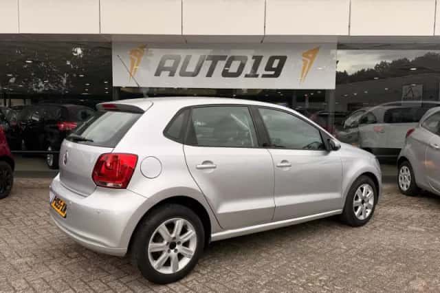Volkswagen Polo (2012) thumbnail 2