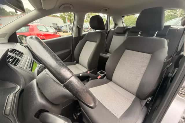 Volkswagen Polo (2012) thumbnail 5
