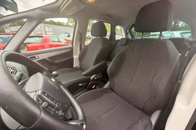 Citroën C4 Picasso (2012) thumbnail 5