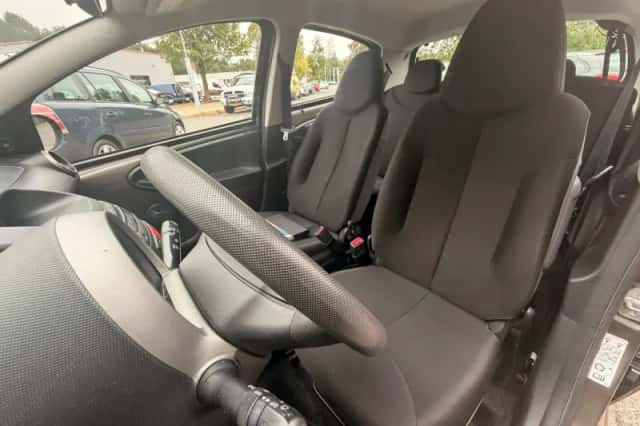 Toyota Aygo (2014) thumbnail 5
