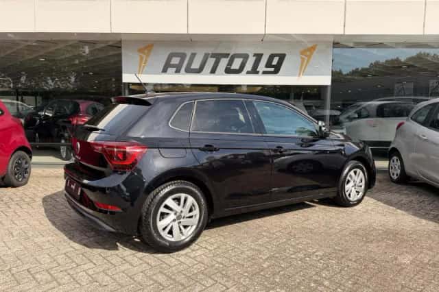 Volkswagen Polo (2023) thumbnail 2