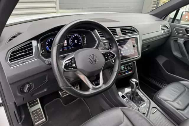 Volkswagen Tiguan (2022) thumbnail 3