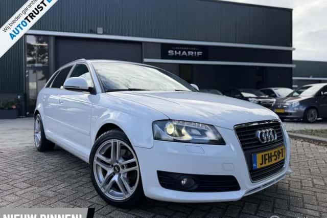 Audi A3 (2009) thumbnail 2