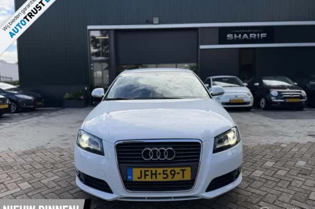 Audi A3 (2009) thumbnail 3