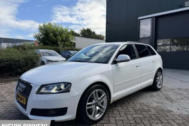 Audi A3 (2009) thumbnail 4