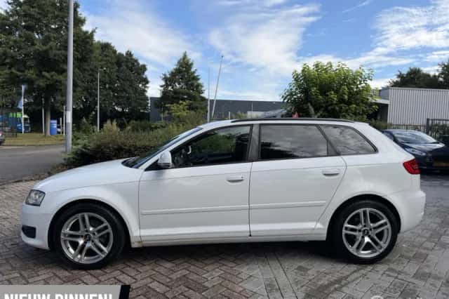 Audi A3 (2009) thumbnail 5