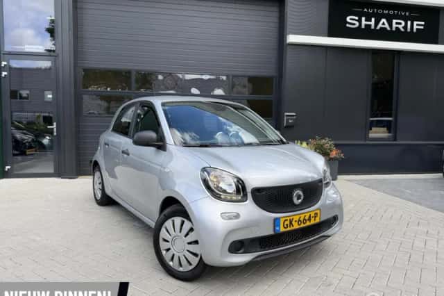 Smart ForFour (2015) thumbnail 1