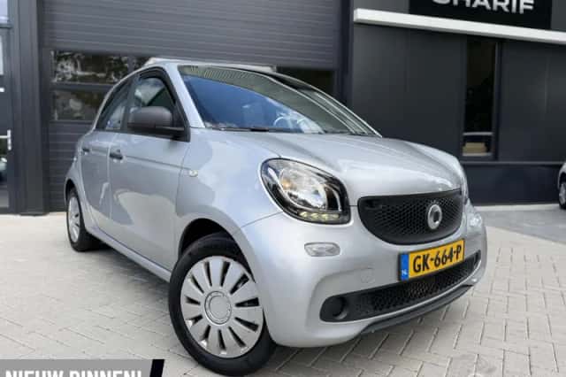 Smart ForFour (2015) thumbnail 2