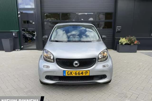 Smart ForFour (2015) thumbnail 4