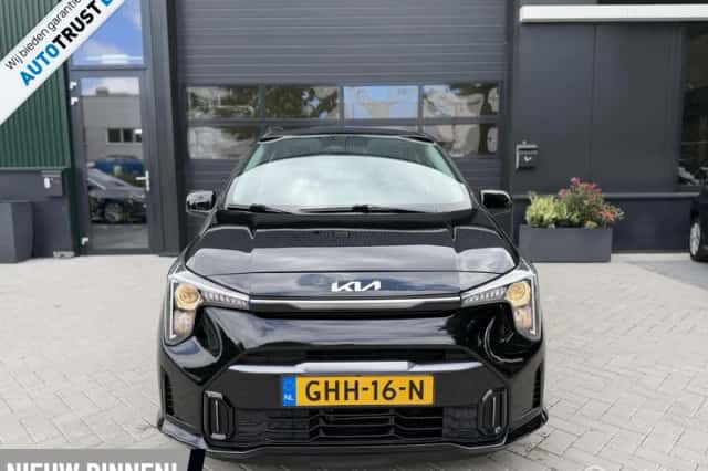Kia Picanto (2024) thumbnail 3