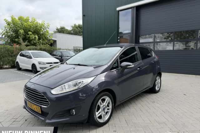 Ford Fiesta (2015) thumbnail 4