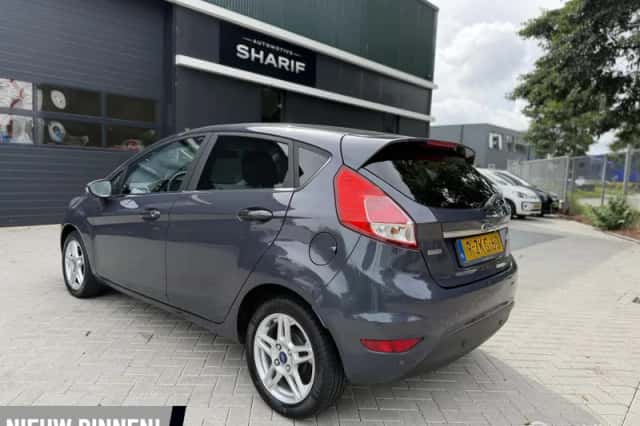 Ford Fiesta (2015) thumbnail 6