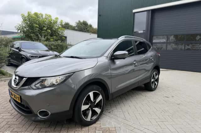 Nissan Qashqai (2017) thumbnail 4