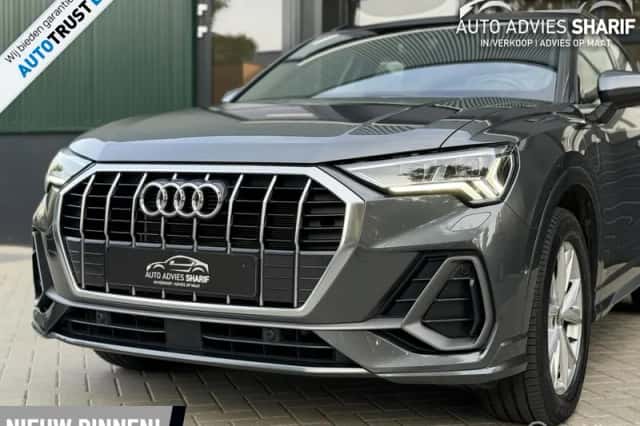 Audi Q3 (2023) thumbnail 3