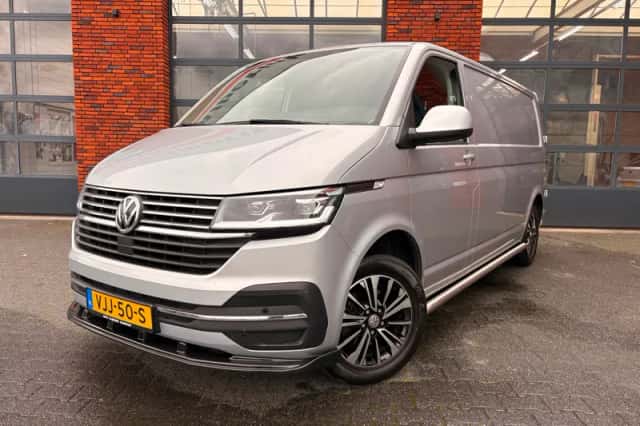 Volkswagen Transporter (2021) thumbnail 1
