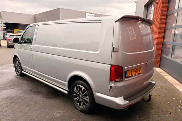 Volkswagen Transporter (2021) thumbnail 4