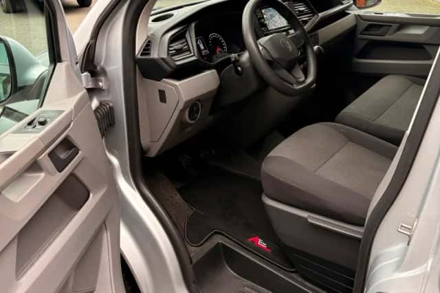 Volkswagen Transporter (2021) thumbnail 5