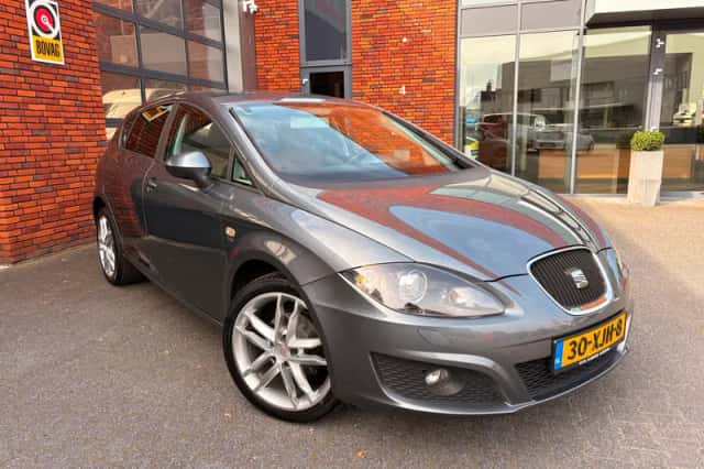 SEAT Leon (2012) thumbnail 2