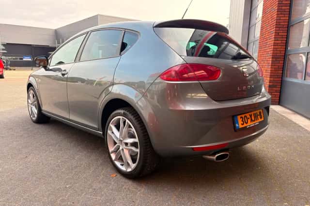 SEAT Leon (2012) thumbnail 4