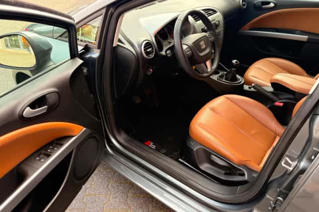 SEAT Leon (2012) thumbnail 5