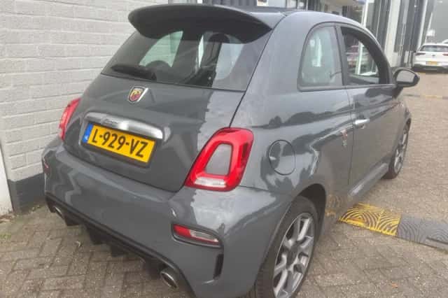 Fiat 500 Abarth (2018) thumbnail 4