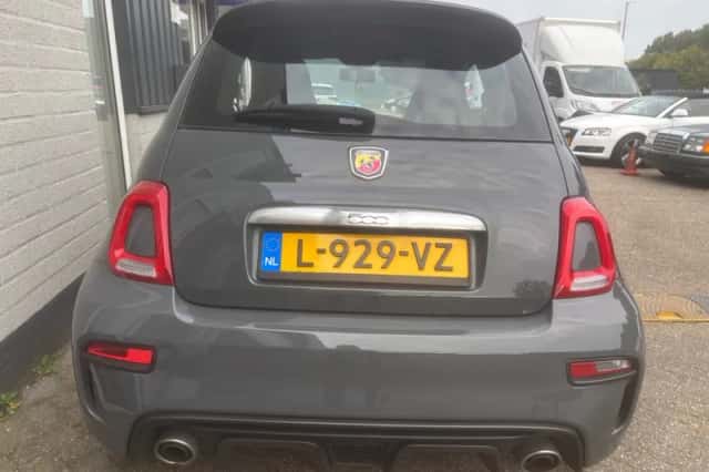 Fiat 500 Abarth (2018) thumbnail 5