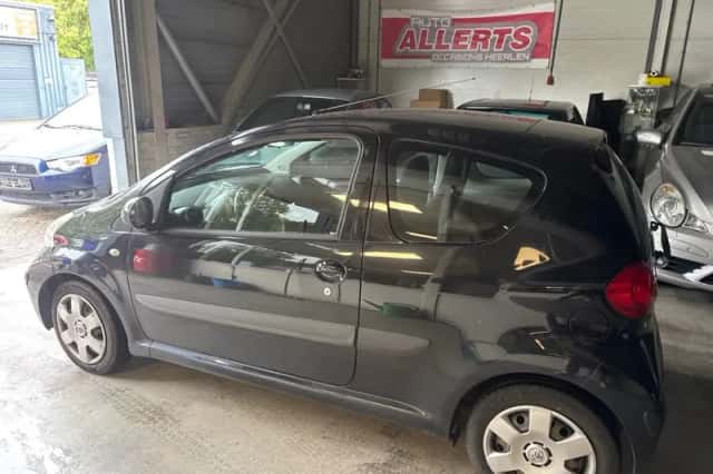 Toyota Aygo (2008) thumbnail 3