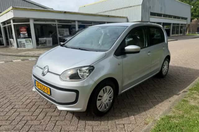 Volkswagen Up! (2016) thumbnail 4