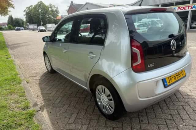 Volkswagen Up! (2016) thumbnail 6