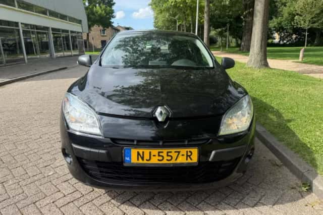 Renault Mégane (2011) thumbnail 3