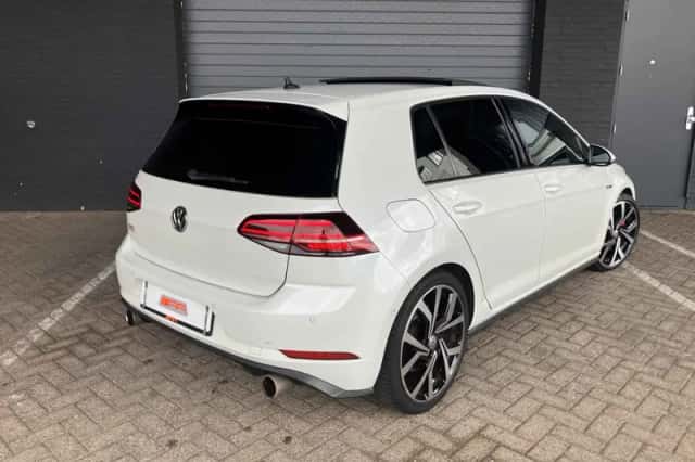 Volkswagen Golf (2017) thumbnail 3