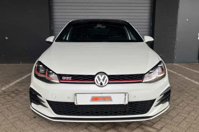 Volkswagen Golf (2017) thumbnail 4