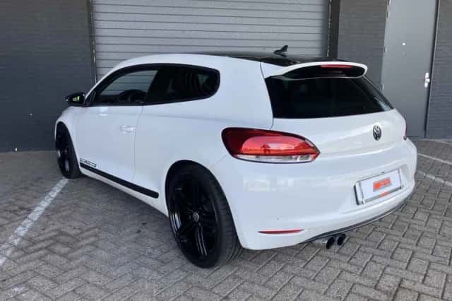 Volkswagen Scirocco (2009) thumbnail 5