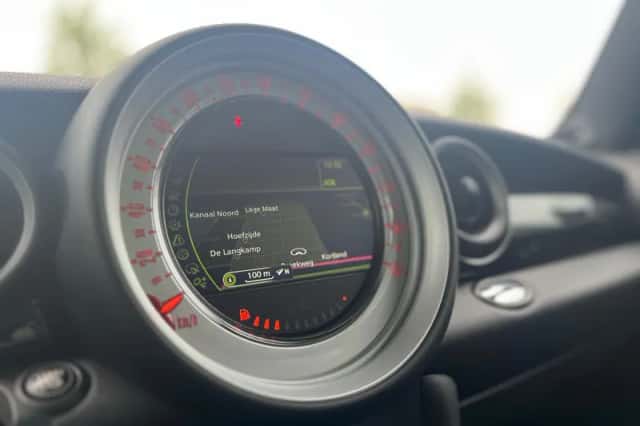 MINI Cooper (2014) thumbnail 4