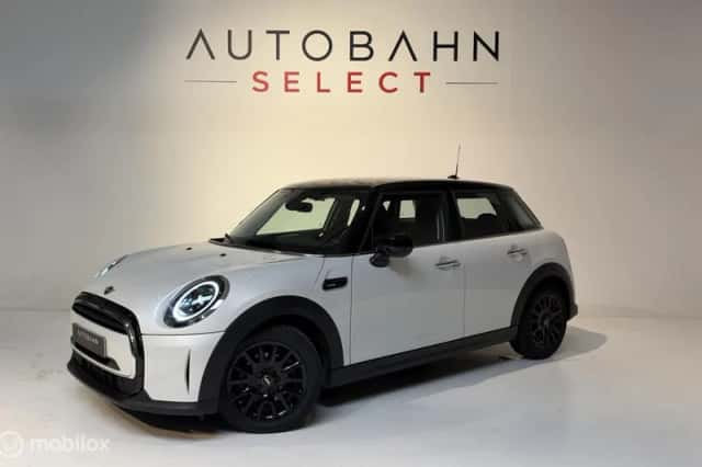 MINI Cooper (2023) thumbnail 1
