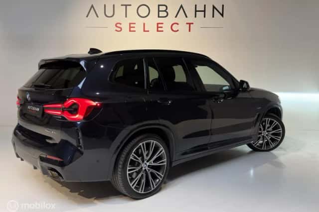 BMW X3 (2022) thumbnail 2