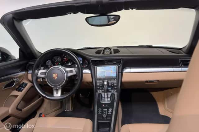 Porsche 911 (2013) thumbnail 6