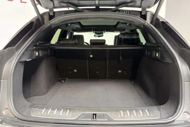 Land Rover Range Rover Velar (2019) thumbnail 6
