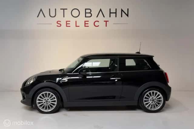 MINI Cooper (2017) thumbnail 5