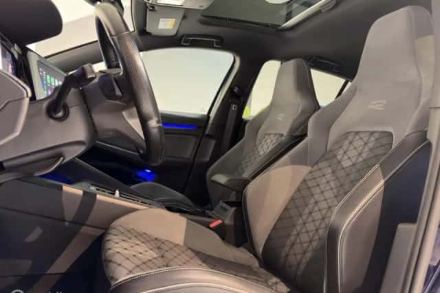 Volkswagen Golf (2020) thumbnail 3