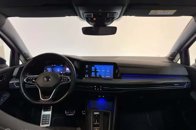 Volkswagen Golf (2020) thumbnail 4