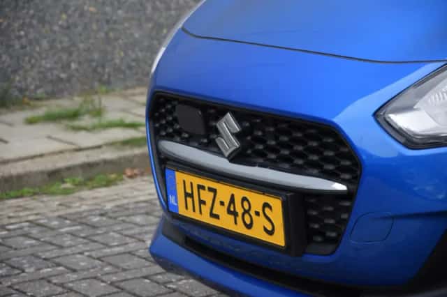 Suzuki Swift (2023) thumbnail 4
