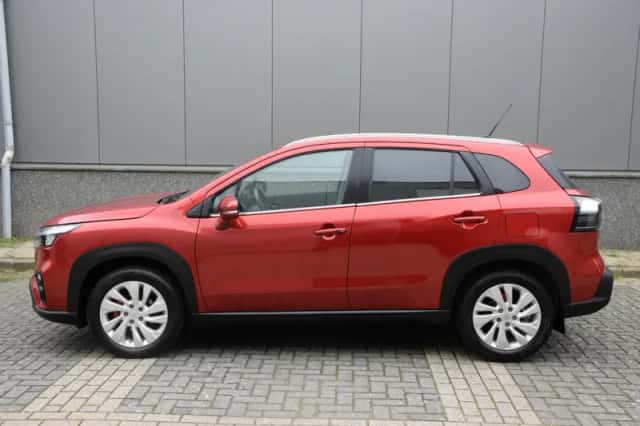 Suzuki S-Cross (2024) thumbnail 5