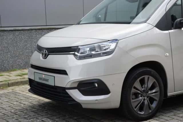 Toyota ProAce City Verso (2022) thumbnail 3