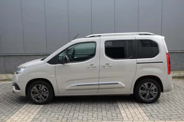 Toyota ProAce City Verso (2022) thumbnail 5